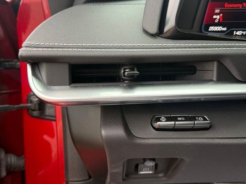 Used 2022 Chevrolet Corvette Stingray Preferred Cpe w/ Battery Protection Package RWD image 23