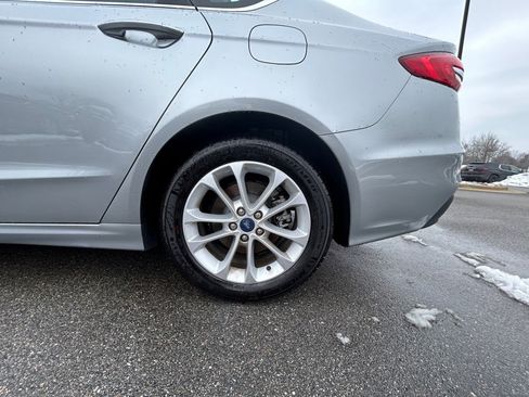 Used 2020 Ford Fusion SE image 25