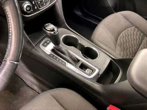 Used 2018 Chevrolet Equinox LT image 19