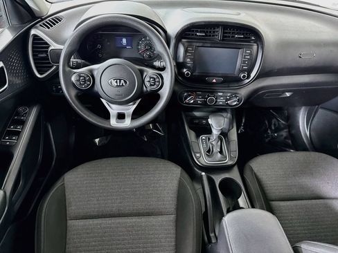 Used 2021 Kia Soul S FWD image 3