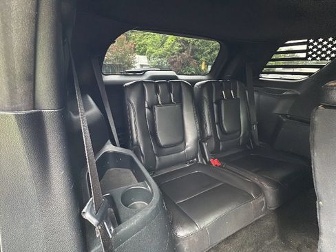 Used 2018 Ford Explorer XLT w/ Equipment Group 202A AWD/4WD image 26