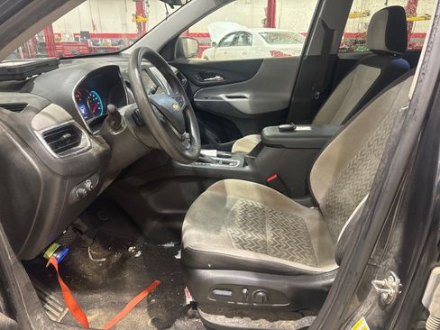 Used 2022 Chevrolet Equinox LS w/ LS Convenience Package FWD image 14