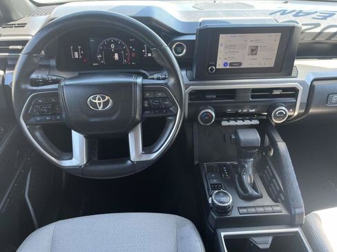 Used 2025 Toyota 4Runner SR5 AWD/4WD image 2