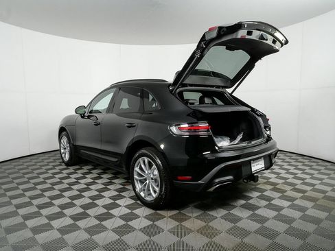 Used 2026 Porsche Macan AWD/4WD image 34