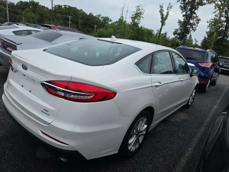 Used 2020 Ford Fusion SE FWD image 6