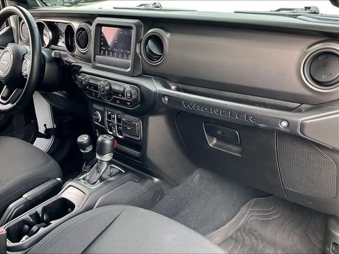 Used 2022 Jeep Wrangler Unlimited Sport AWD/4WD image 13