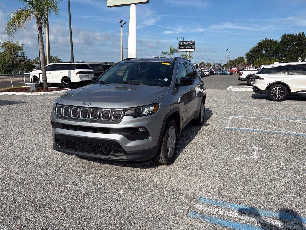 Used 2022 Jeep Compass Latitude w/ Convenience Group AWD/4WD image 14