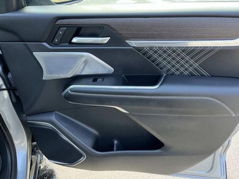 Used 2025 GMC Acadia Denali w/ Super Cruise Package image 24