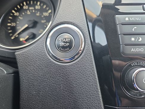 Used 2018 Nissan Rogue SV AWD/4WD image 24