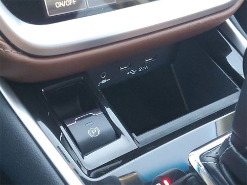 Used 2020 Subaru Outback Touring image 18