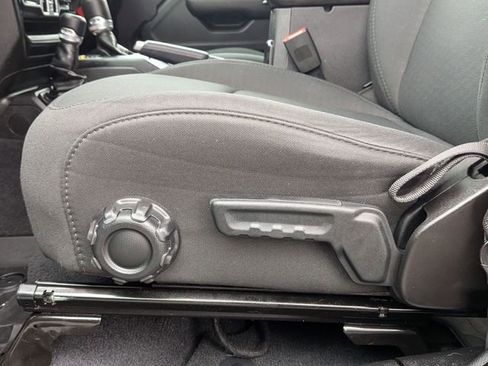 Used 2019 Jeep Wrangler Unlimited Sport S image 13