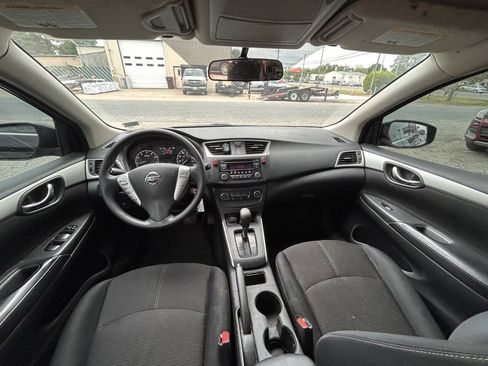 Used 2017 Nissan Sentra S FWD image 3
