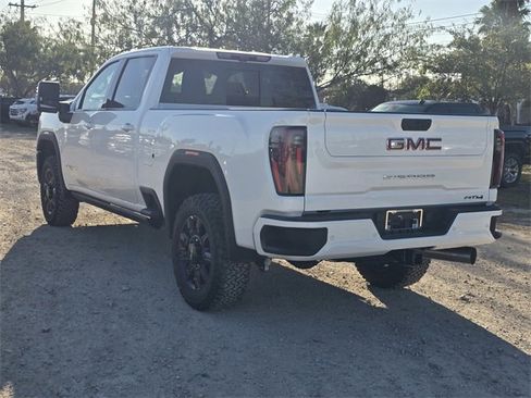 New 2026 GMC Sierra 2500 AT4 w/ AT4 Premium Plus Package image 7