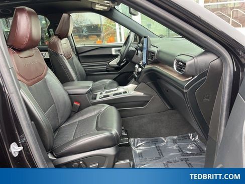 Certified 2022 Ford Explorer Platinum w/ Equipment Group 601A image 22