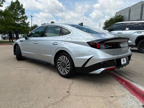 Used 2025 Hyundai Sonata SEL FWD image 8