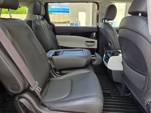 Used 2023 Kia Carnival SX Prestige FWD image 27