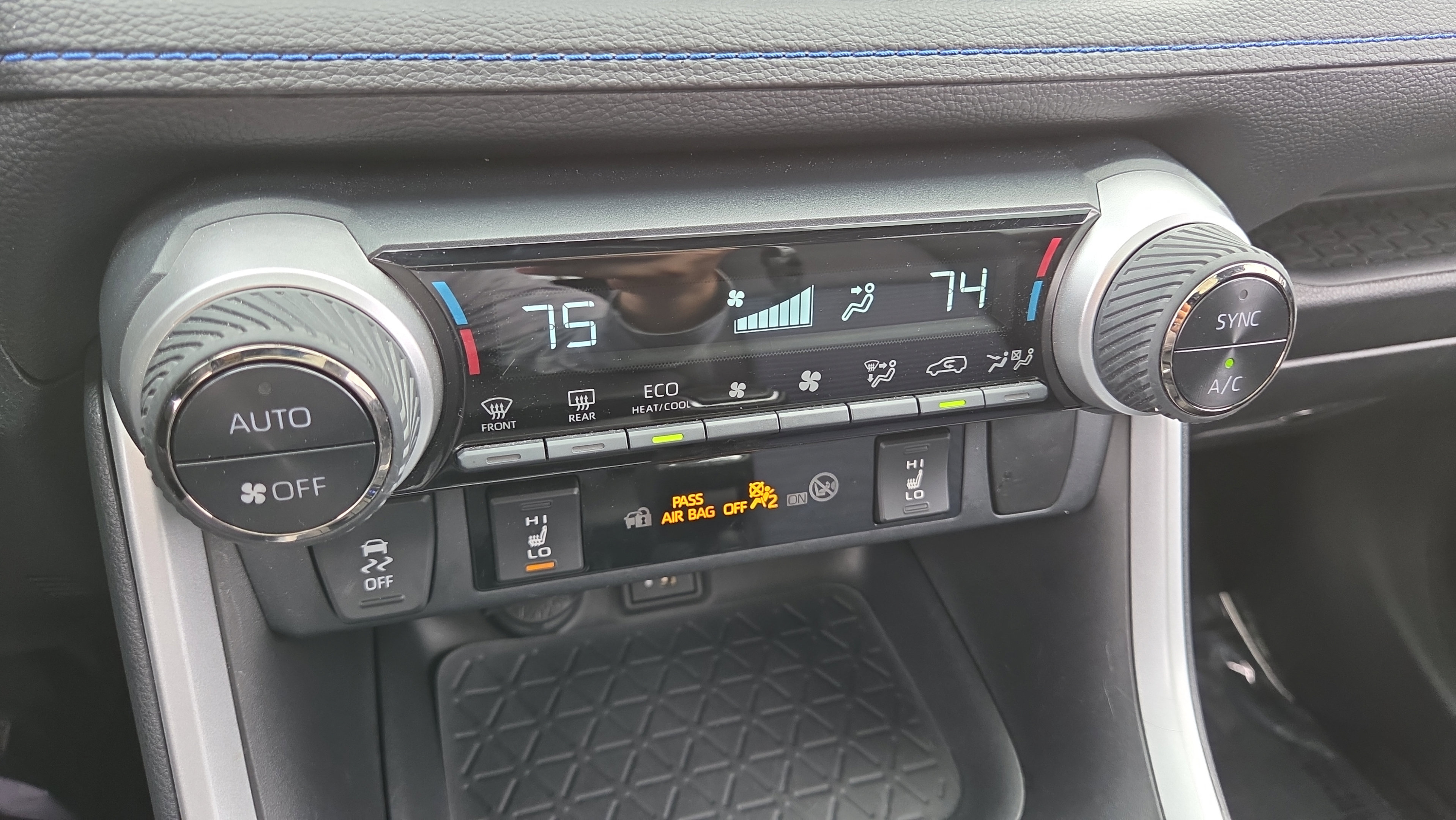 Used 2023 Toyota RAV4 XSE AWD/4WD image 29