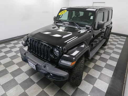 Used 2020 Jeep Wrangler Unlimited Sahara AWD/4WD image 6