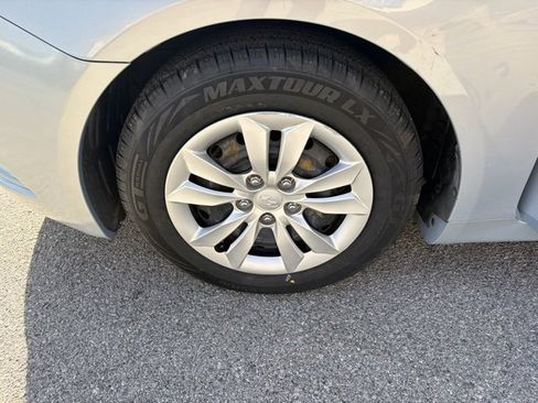 Used 2012 Hyundai Sonata GLS image 13