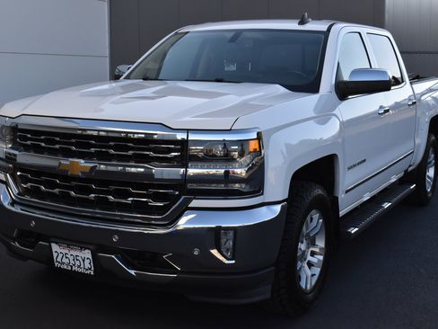 Used 2018 Chevrolet Silverado 1500 LTZ w/ LTZ Plus Package image 11