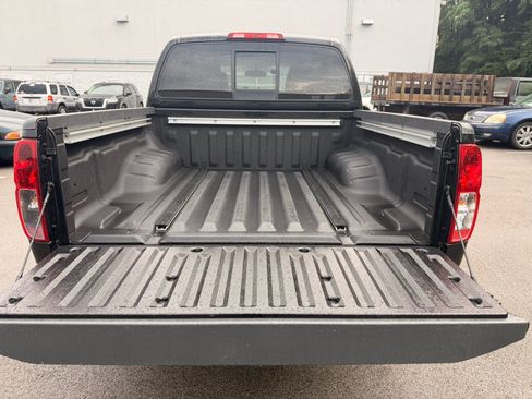 Certified 2019 Nissan Frontier SV w/ Value Truck Package RWD image 9