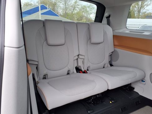 New 2025 Volkswagen ID. Buzz 1st Edition image 8