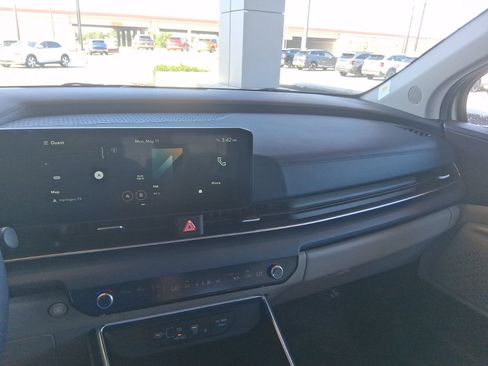 New 2026 Kia Carnival EX FWD image 9