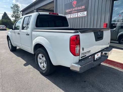 Used 2013 Nissan Frontier SV RWD image 3