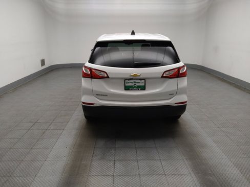 Used 2021 Chevrolet Equinox LS w/ LS Convenience Package AWD/4WD image 6