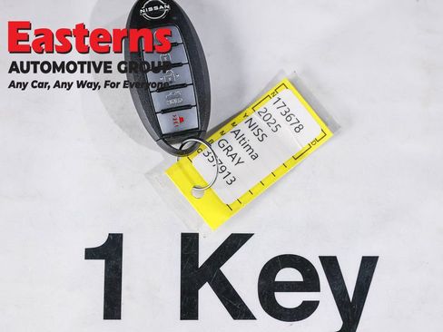 Used 2025 Nissan Altima 2.5 SR w/ SR Premium Package AWD/4WD image 25