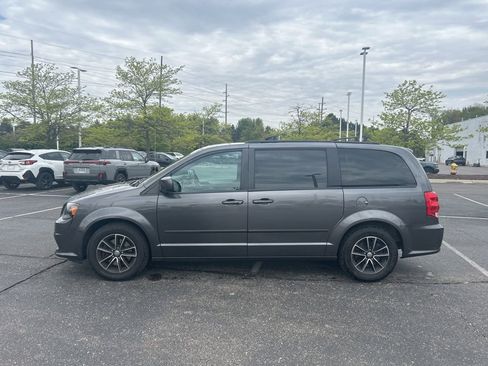 Used 2016 Dodge Grand Caravan R/T FWD image 2