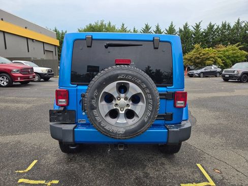 Used 2016 Jeep Wrangler Unlimited Sahara w/ Max Tow Package AWD/4WD image 5