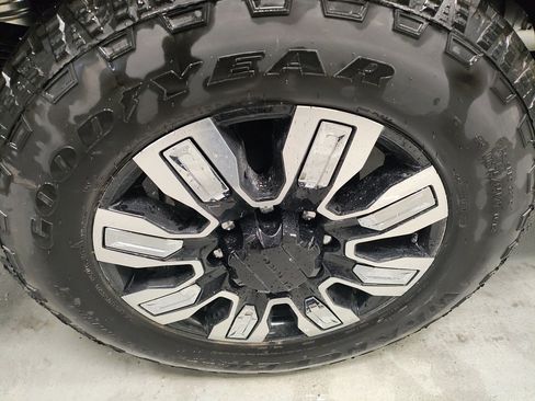 New 2026 GMC Sierra 2500 Denali w/ Denali Reserve Package image 3