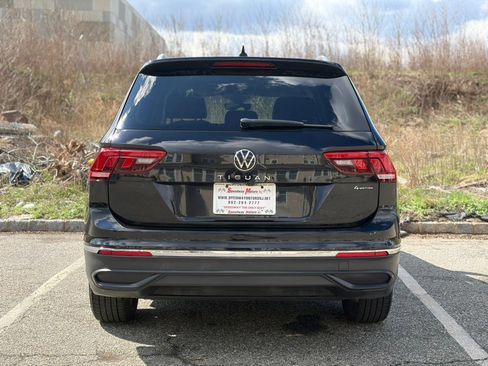 Used 2023 Volkswagen Tiguan SE image 7