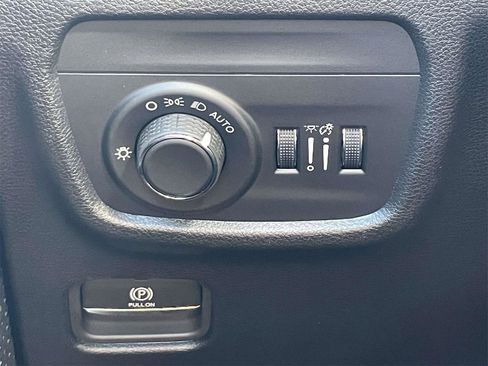 New 2025 Jeep Grand Cherokee L Altitude image 23