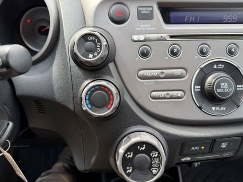 Used 2010 Honda Fit image 30