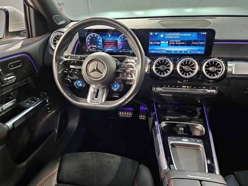 Used 2025 Mercedes-Benz GLB 35 AMG 4MATIC image 9