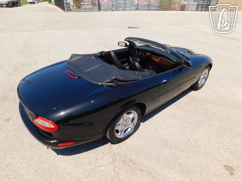 Used 1998 Jaguar XK8 image 28
