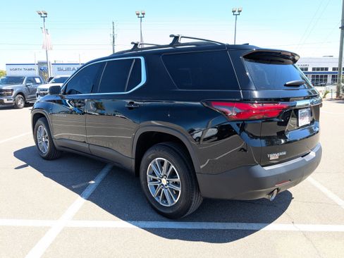 Used 2023 Chevrolet Traverse LT image 6