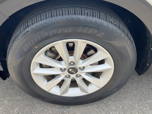 Used 2019 Kia Sorento FWD w/ LX Convenience Package image 9