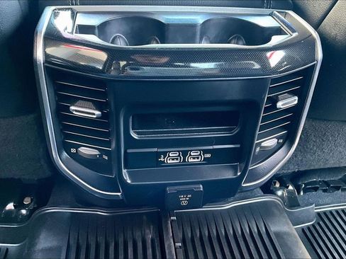 Used 2020 RAM 2500 Laramie w/ Night Edition image 11