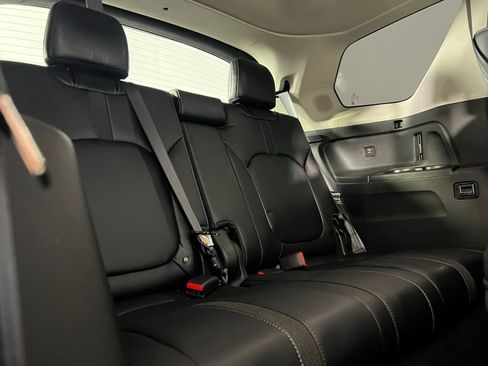 Used 2024 Honda Pilot Touring image 33