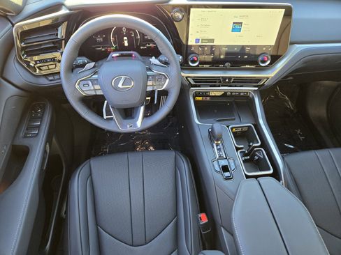 New 2025 Lexus TX 500h AWD image 8