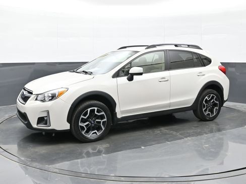 Used 2016 Subaru Crosstrek 2.0i Premium image 8