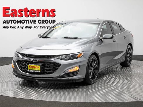 Used 2023 Chevrolet Malibu RS FWD image 1