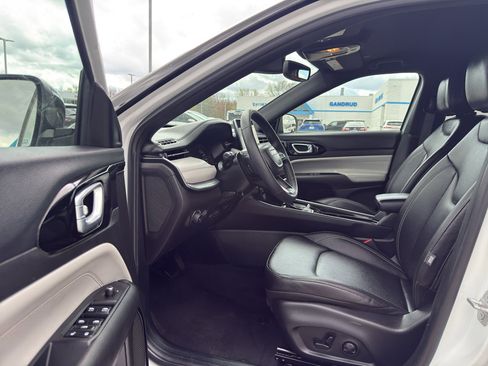 Used 2025 Jeep Compass Limited AWD/4WD image 11