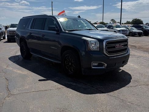 Used 2020 GMC Yukon XL SLT RWD image 2