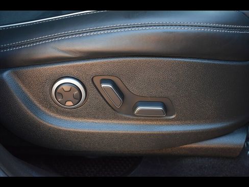 Used 2022 Genesis GV70 3.5T Sport w/ Sport Prestige Package image 39