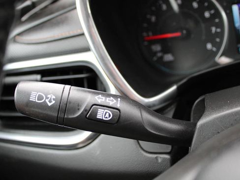 Used 2018 Chevrolet Equinox Premier image 92