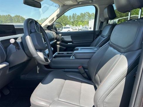 Certified 2025 Ford Expedition Active AWD/4WD image 3